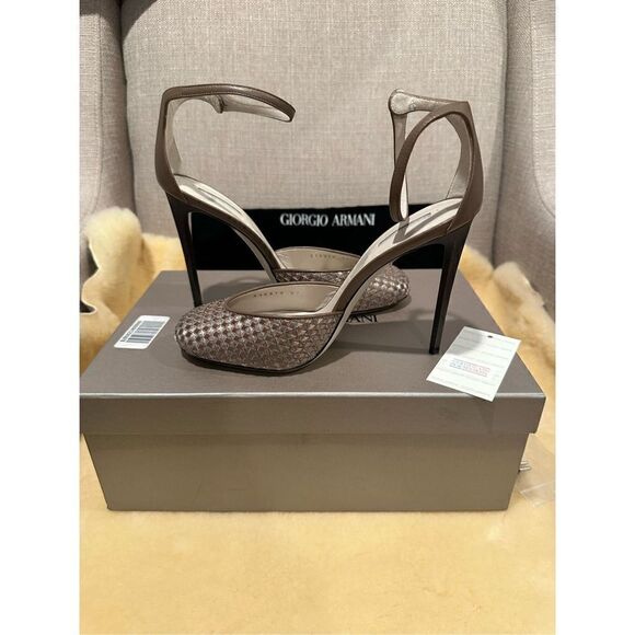 Giorgio  Armani elegant pumps size EU 38 and size EU 39, NWT - Picture 3 of 13